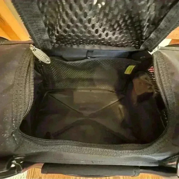 Celltei Lite Dog Carrier Sturdy Windows Crossbody Strap 53โ Black 12.5โx11โx9โ - Picture 4 of 14